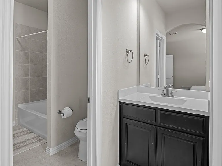 5801 Fuder Dr — Photo 36