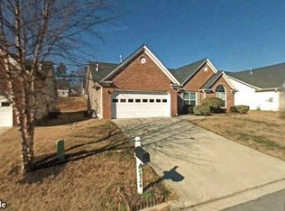 2724 Hillvale Cove Dr, Lithonia, GA 30058