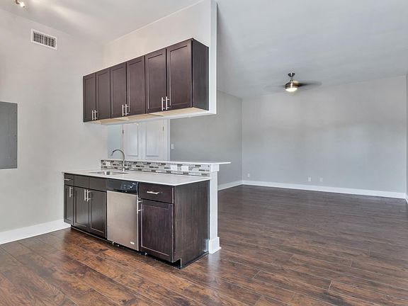 2nd image of 3280 Cedarplaza Ln