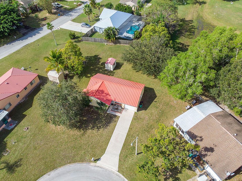 1st image of 1150 SE Parrish Ct