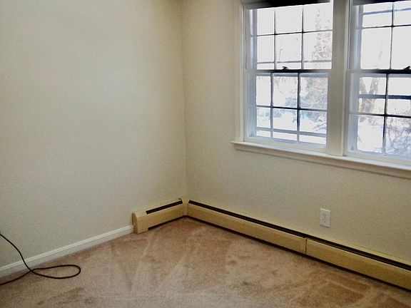 3rd image of 6 Myles Standish Dr Unit 11