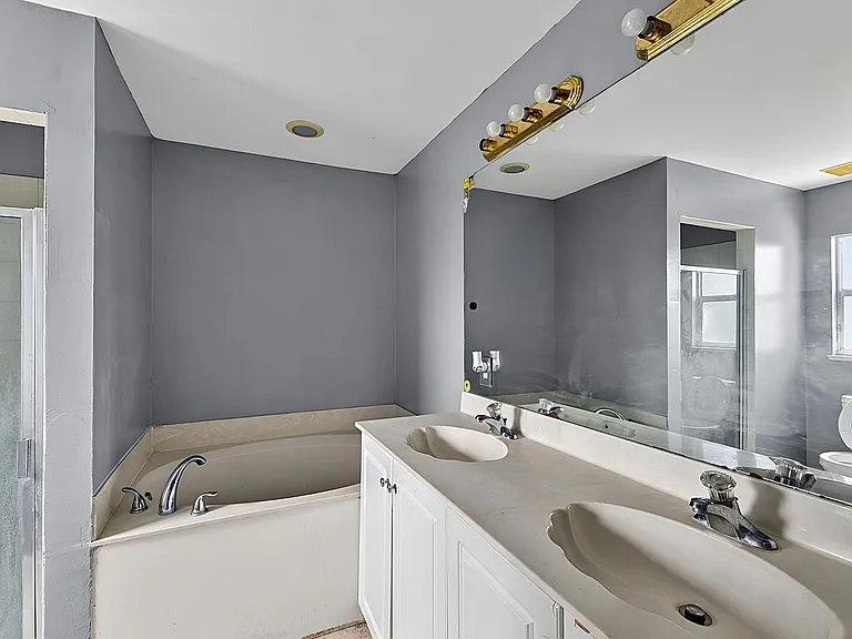 4214 22nd St SW — Photo 19