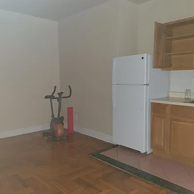 Rented by Aamen Realty | media 9