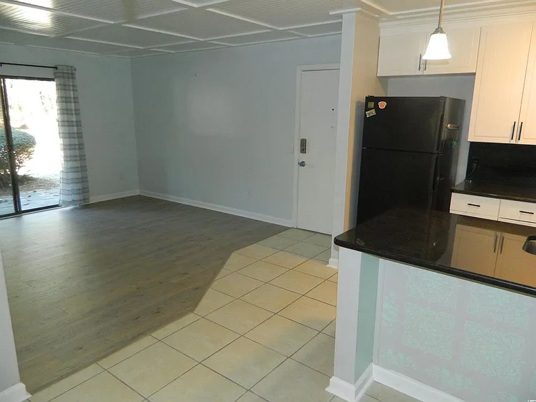 435 Salt Marsh Cir #19D — Photo 2