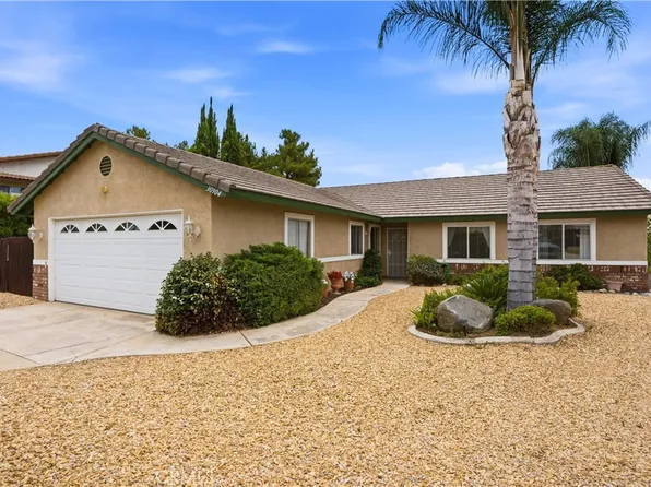 30904 Long Point Dr, Canyon Lake, CA 92587