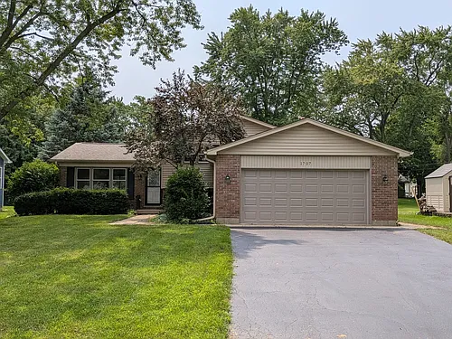 1707 Cherrywood Ln Photo 1