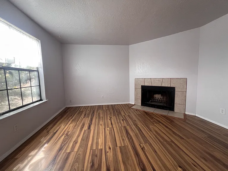 1070 Meadowlark Ct SE #1 — Photo 5