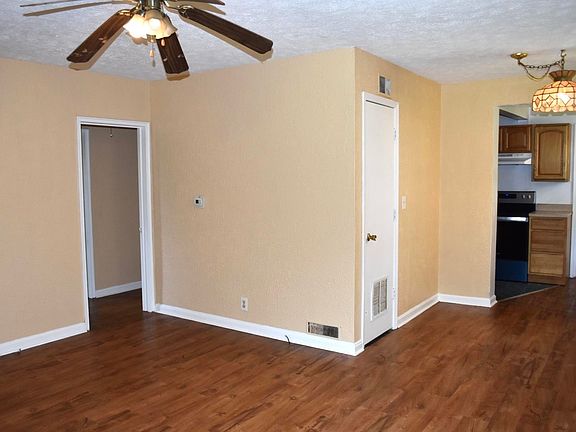 4th image of 1678 Wiltshire Blvd