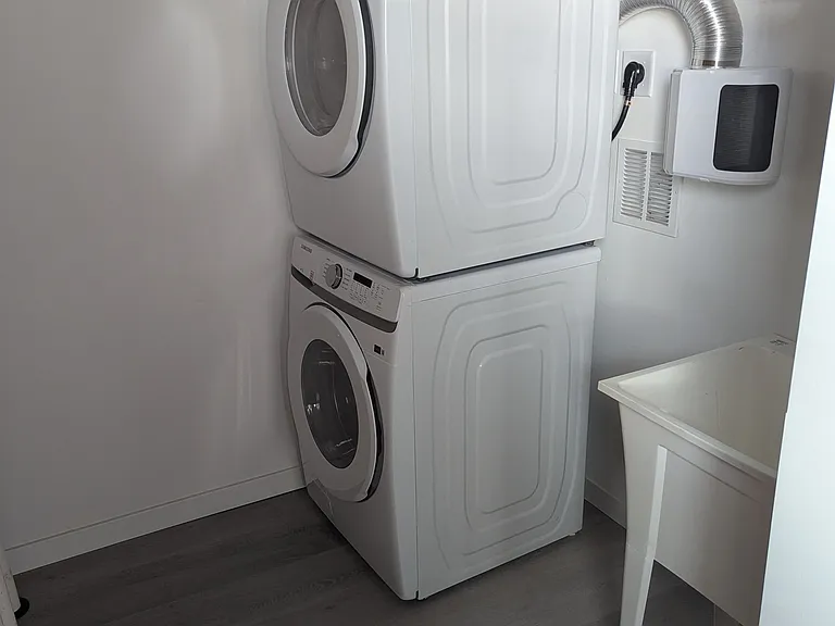 Stackable washer/dryer and utility sink