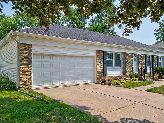 5th image of 220 Crandall Dr NE