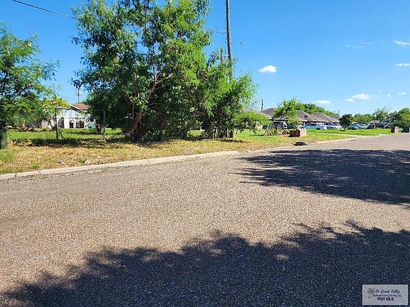 2nd image of 1161 Sandy Ln