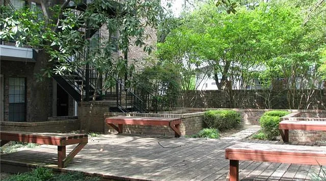 Nice green courtyard