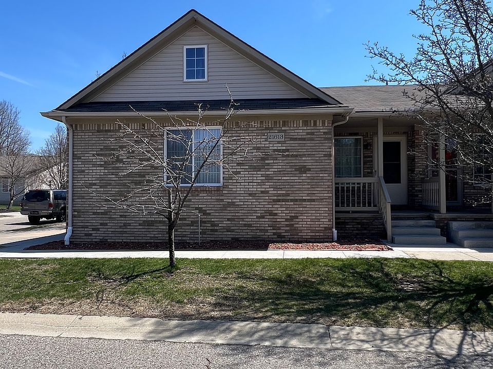 1st image of 21613 Sunnyview St #14