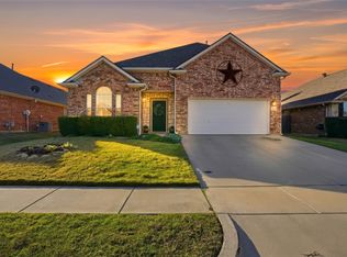 7429 Gairlock Dr, Fort Worth, TX 76179