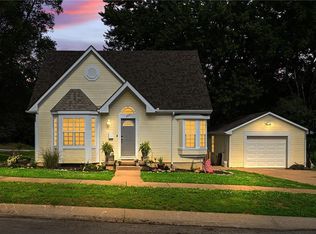 204 S Armstrong St, Pleasant Hill, MO 64080