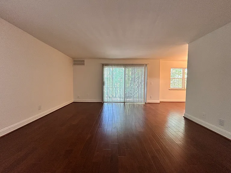 228 Crocker Dr #F — Photo 13