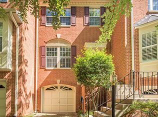 1406 Park Garden Ln, Reston, VA 20194