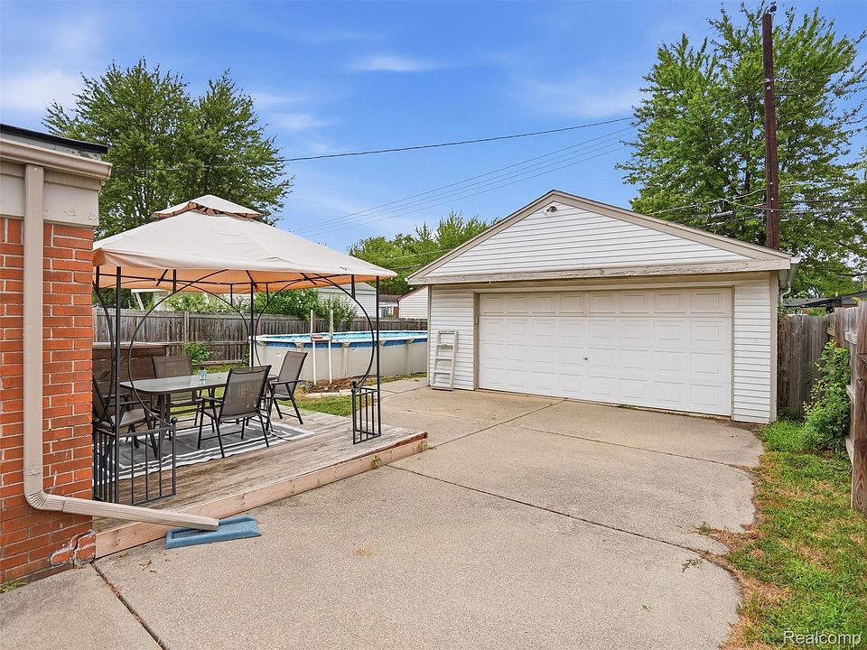 21601 Parkway St, photo 15