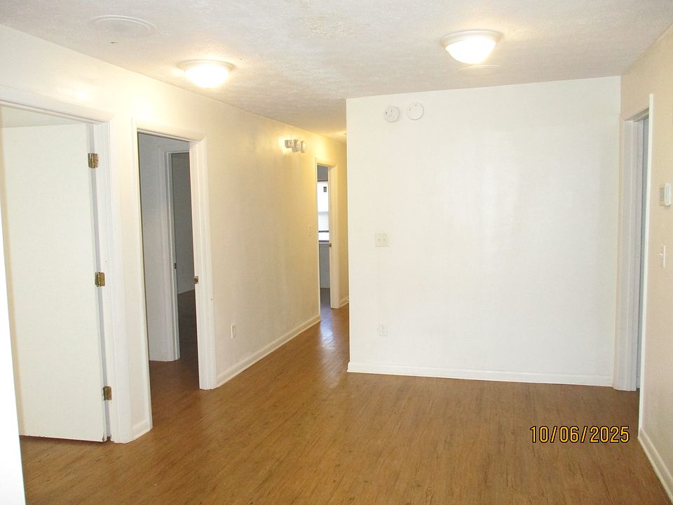 417 S Magnolia Apt A - Photo 2_10062025