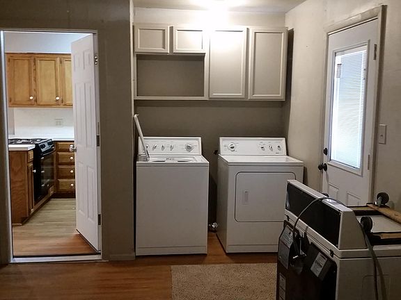 Garage Laundry room