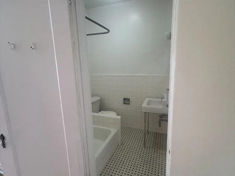 New King Edward Apartments — Photo 154