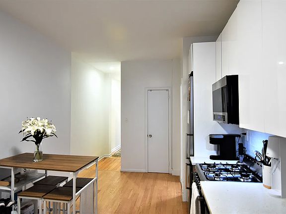 5th image of 265 W 19th St APT 4S