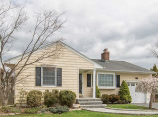 42 Gary Rd, Syosset, NY 11791