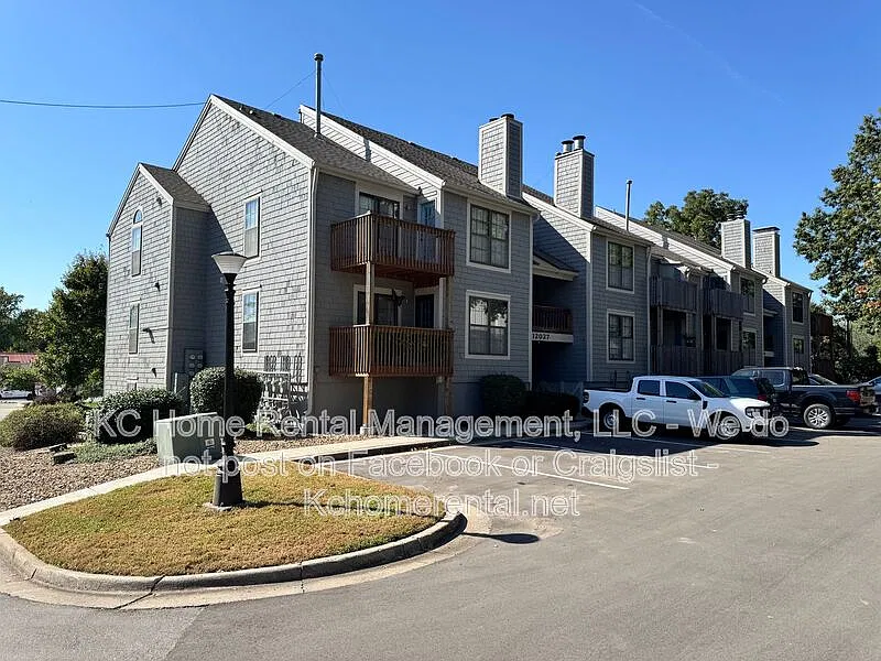 2 bed, 2.0 bath, $1,750 — Photo 2