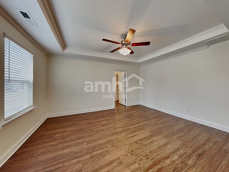 112 Pullen Dr — Photo 9