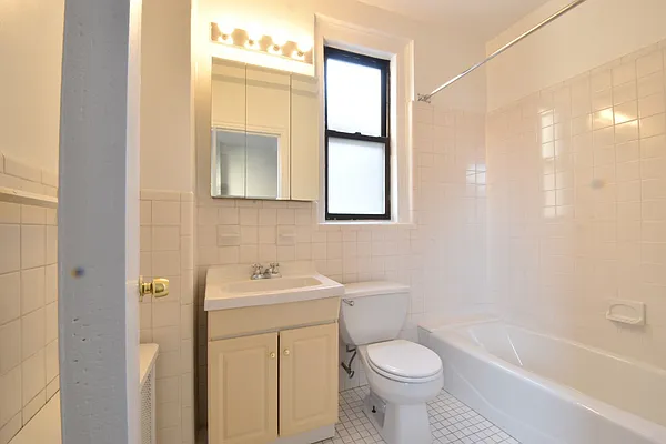 Rented by (Legacy) NY Quality Living Uptown | media 16