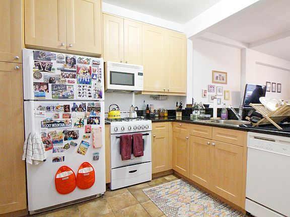 3rd image of 2734 21st St APT 6A