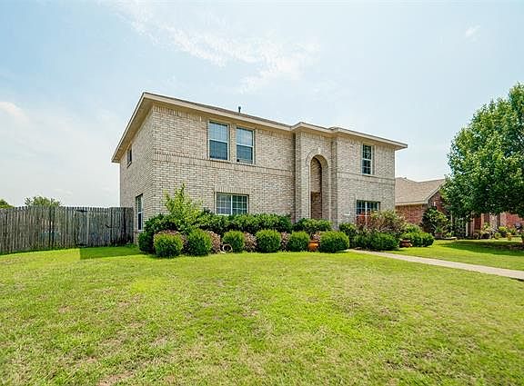 2nd image of 2040 Silverado Dr