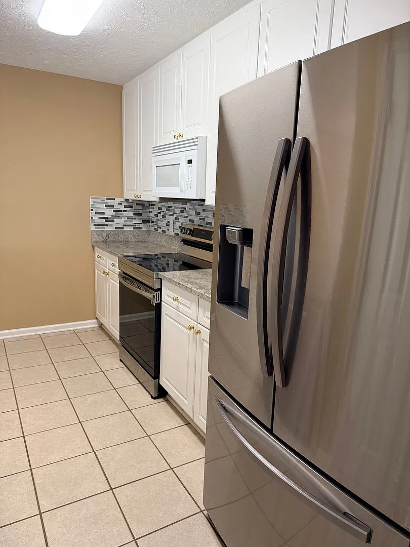 Asbury Hills Condominiums-2428 E. University, Unit 807 — Photo 4