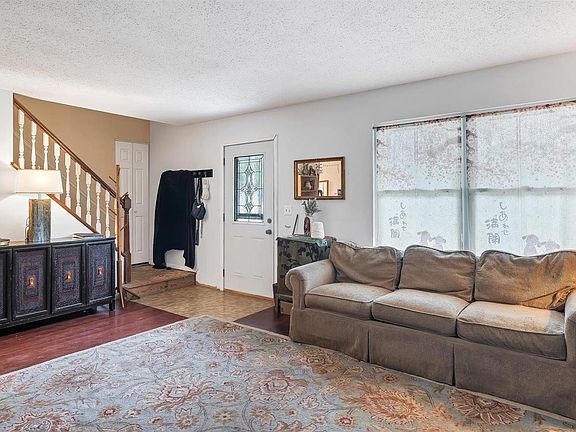 4th image of 2914 Gill Ave