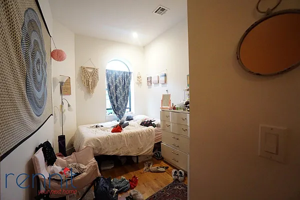 Rented by Rennit Inc. | media 30