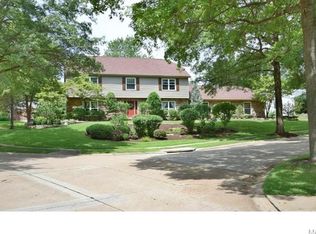 1593 Foxham Dr, Chesterfield, MO