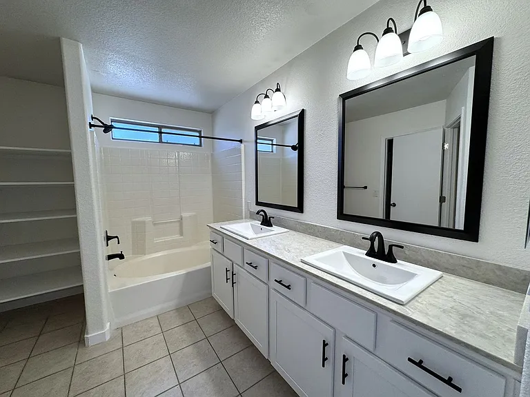 12710 W Ash St — Photo 18