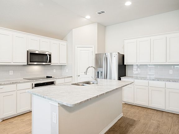 3rd image of 11449 White River Dr