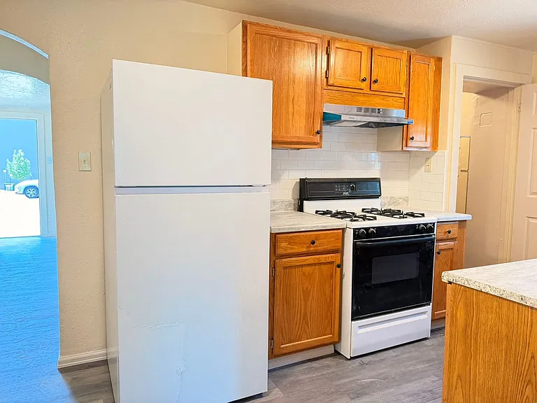 1302 Bunting Ave — Photo 12
