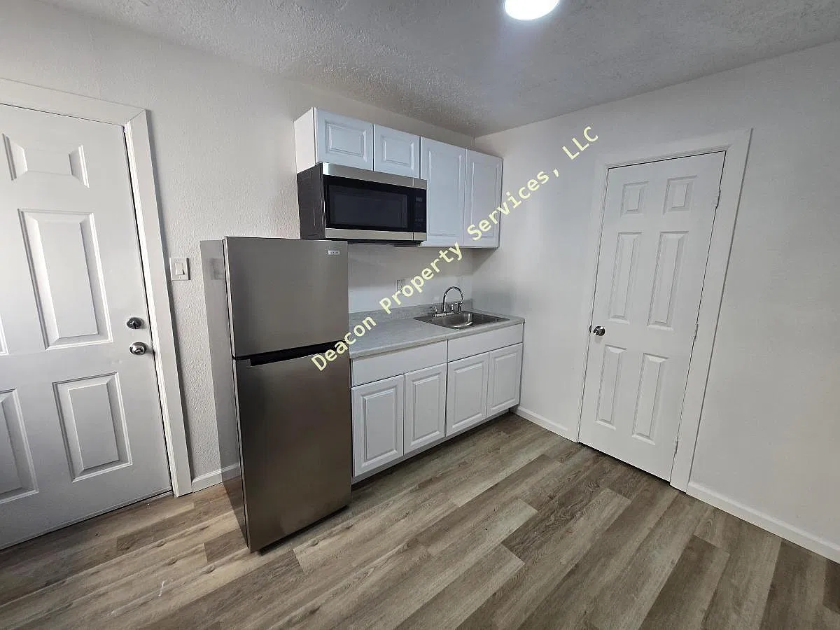 Tiny Home Casita in the Heights with All Utilities Included — Photo 3