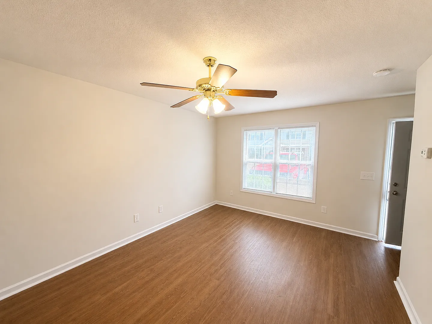 Two bedroom, 1.5 townhouse in Graham (Park Place Apts) — Photo 3