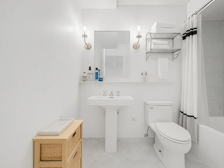 240 Centre St #3B — Photo 18