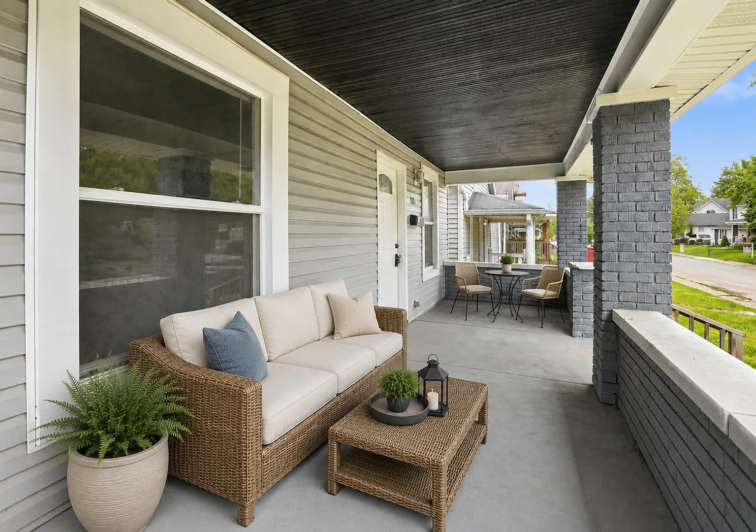 842 N Oakland Avenue — Photo 2