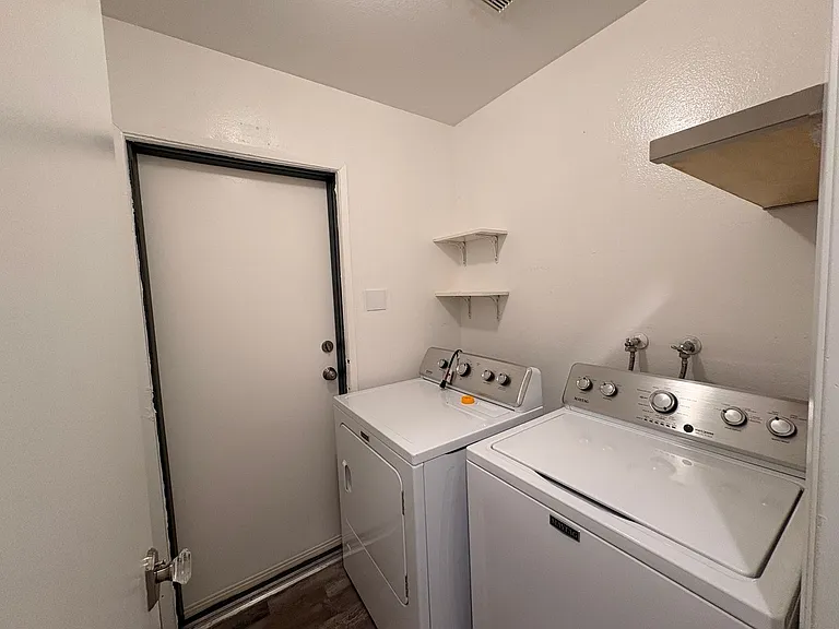 131 Alpine Ct — Photo 6