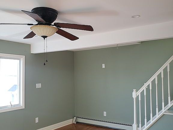 3rd image of 112 Beach Ave