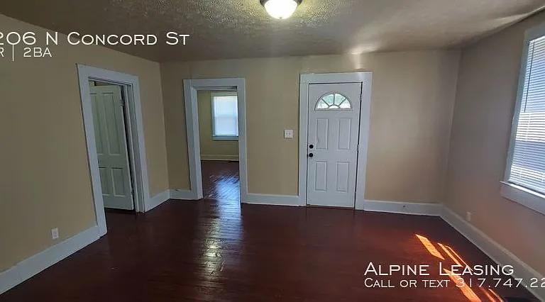 1206 N Concord St — Photo 2