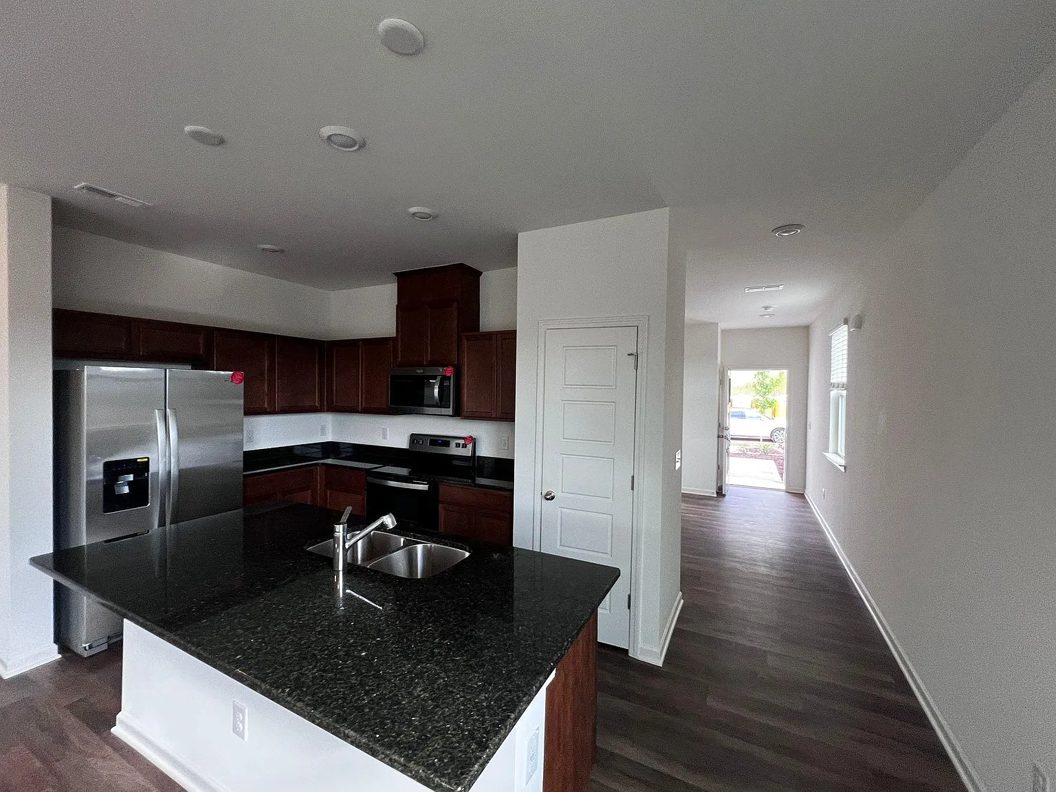 2116 Rockface Way — Photo 3