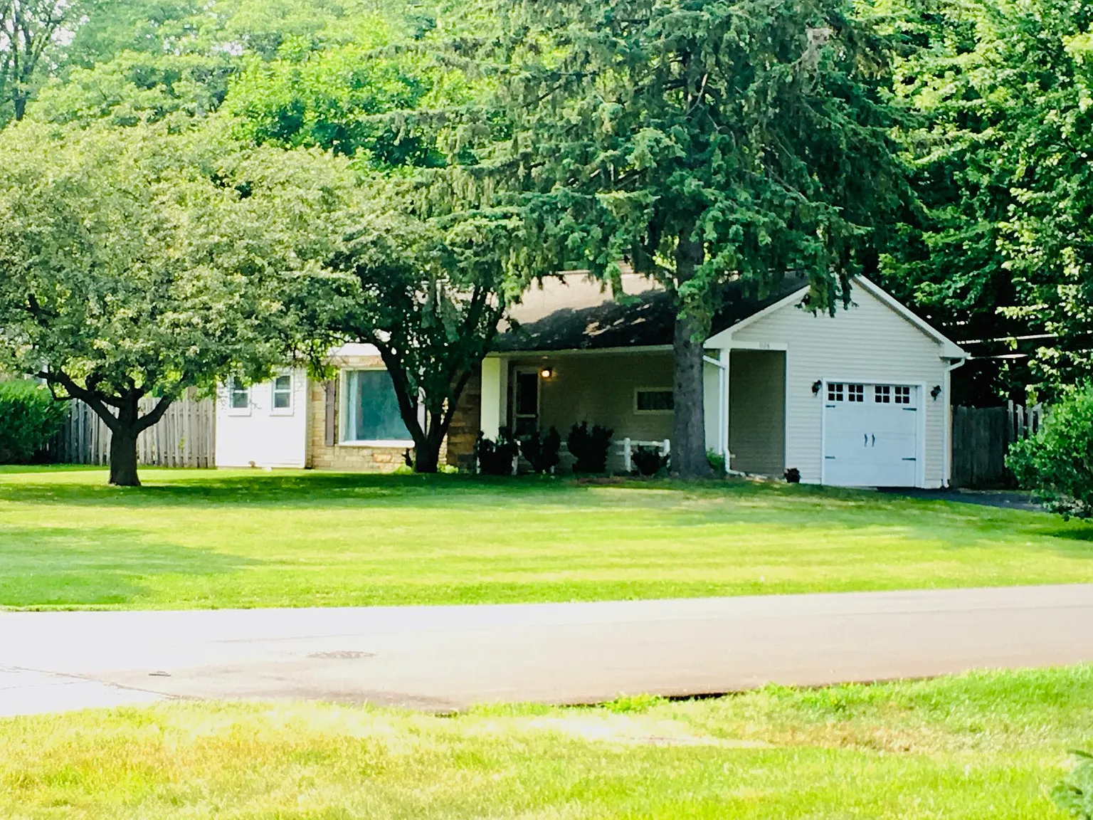 2126 Walton Boulevard — Photo 1