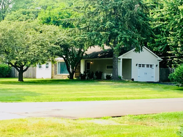 2126 Walton Blvd, Rochester Hills, MI 48309