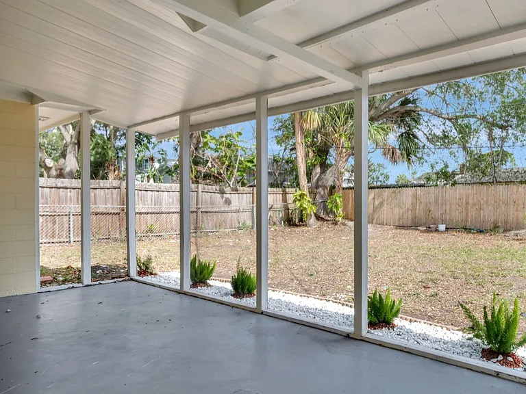 4714 W Vasconia St — Photo 10